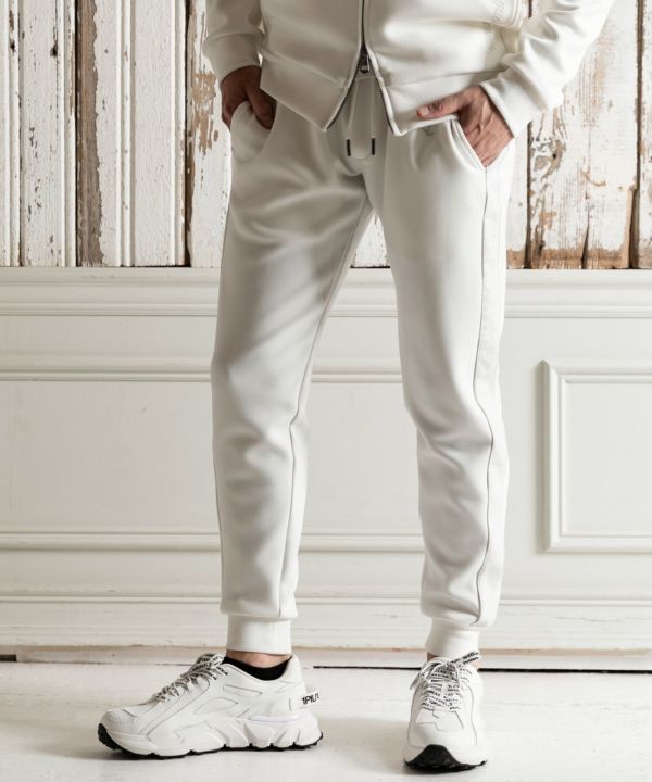 1PIU1UGUALE3 RELAX(ウノピゥウノウグァーレトレ リラックス)レザー