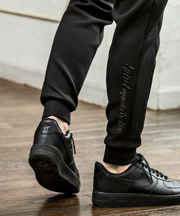 【値下げ中】1PIU1UGUALE3 ブラック ミトン 1PIU1UGUALE3 RELAX(ウノピゥウノウグァーレトレ リラックス)Vibram