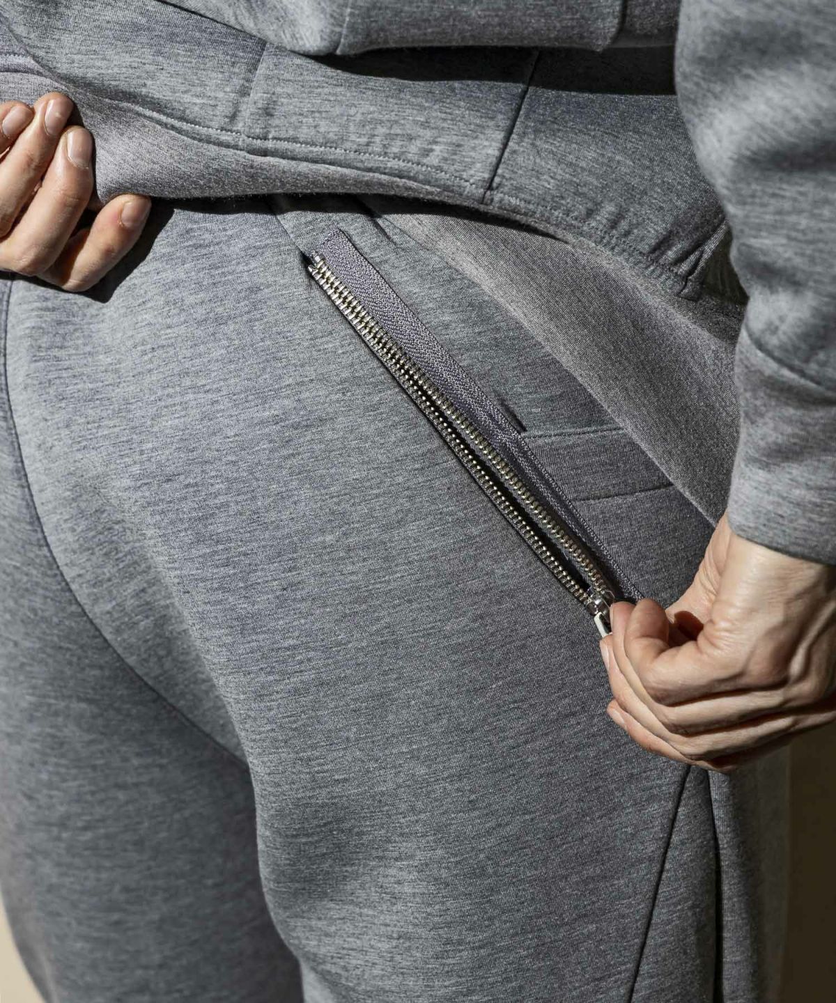 C DIEM(カルペディエム)エンボスロゴジョガーパンツ | SHIFFON公式通販