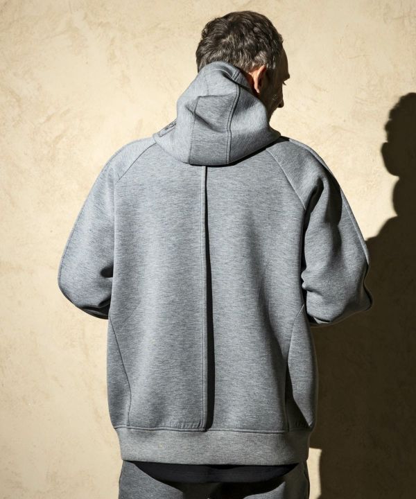 C DIEM(カルペディエム)エンボスロゴフーディー | SHIFFON公式通販