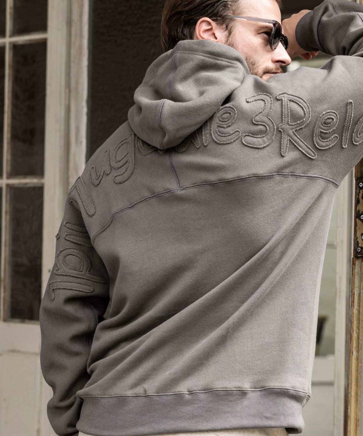 【未使用】1piu1uguale3パーカーカーキレディース 1PIU1UGUALE3 RELAX(ウノピゥウノウグァーレトレ リラックス)バック