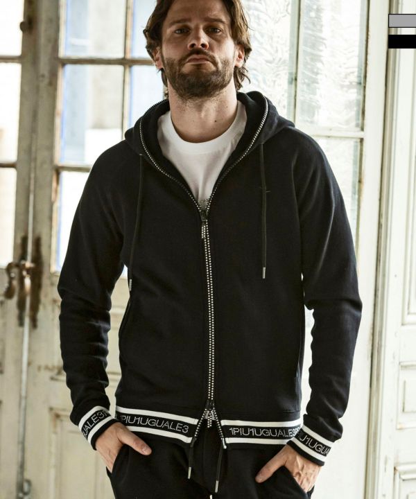 1PIU1UGUALE3 RELAX(ウノピゥウノウグァーレトレ リラックス)ライン