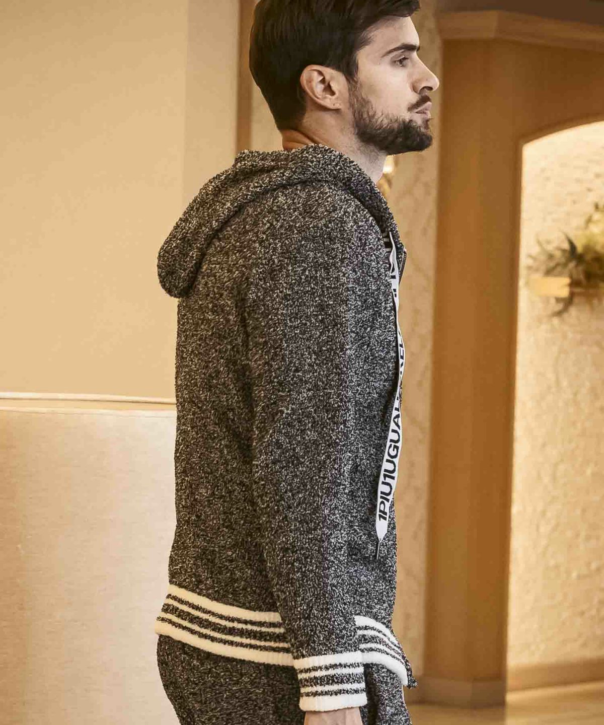 1PIU1UGUALE3 RELAX(ウノピゥウノウグァーレトレ リラックス)裾ライン