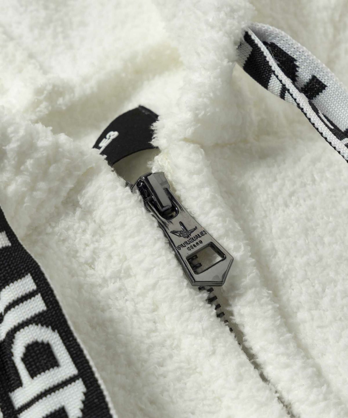 1PIU1UGUALE3 RELAX(ウノピゥウノウグァーレトレ リラックス)裾ライン