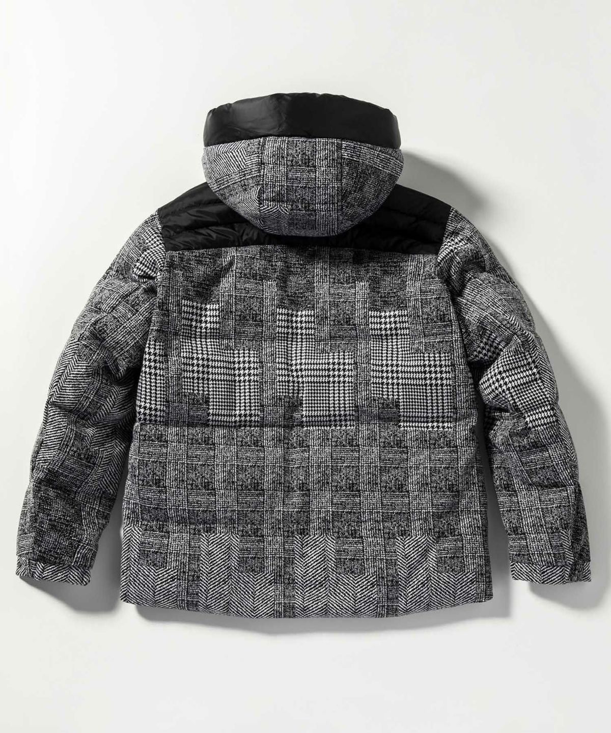 1PIU1UGUALE3 RELAX(ウノピゥウノウグァーレトレ リラックス)ハウンド