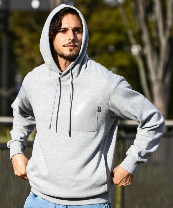 1PIU1UGUALE3 RELAX(ウノピゥウノウグァーレトレ リラックス)エンボス