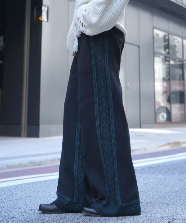 Confirm（コンファーム）裾サイドライン ワイドストレート ジャガード