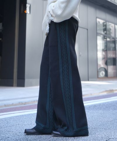 Confirm（コンファーム）裾サイドライン ワイドストレート ジャガードニットパンツ