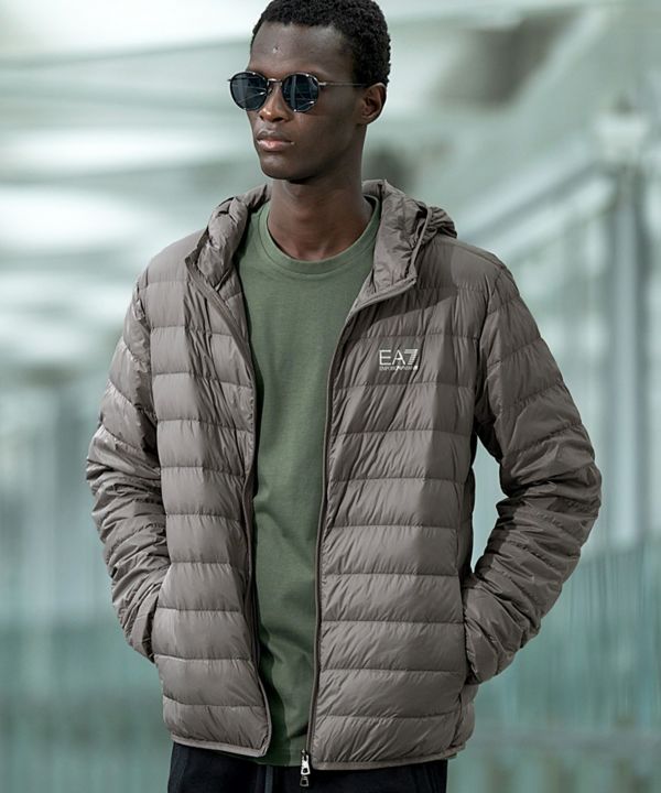 EMPORIO ARMANI EA7(イーエーセブン)ダウンジャケット/パッカブル/ライトダウン/インナーダウン/TRAIN CORE ID M  DOWN LIGHT HOODED JACKET | SHIFFON公式通販サイト｜SHIFFON ONLINE STORE