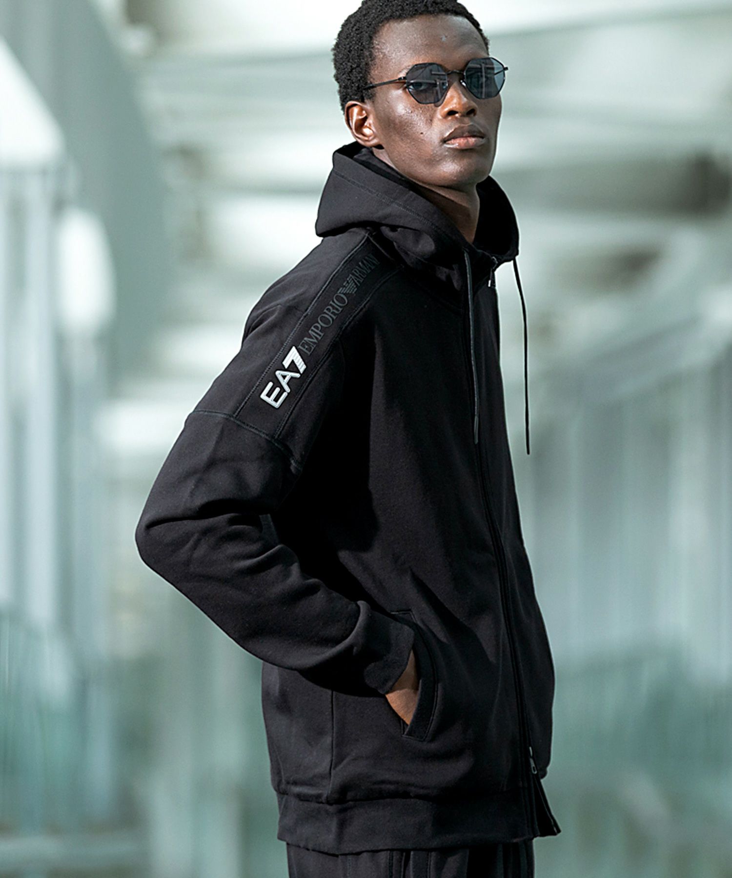 EMPORIO ARMANI EA7(イーエーセブン)スウェットパーカー/裏起毛 