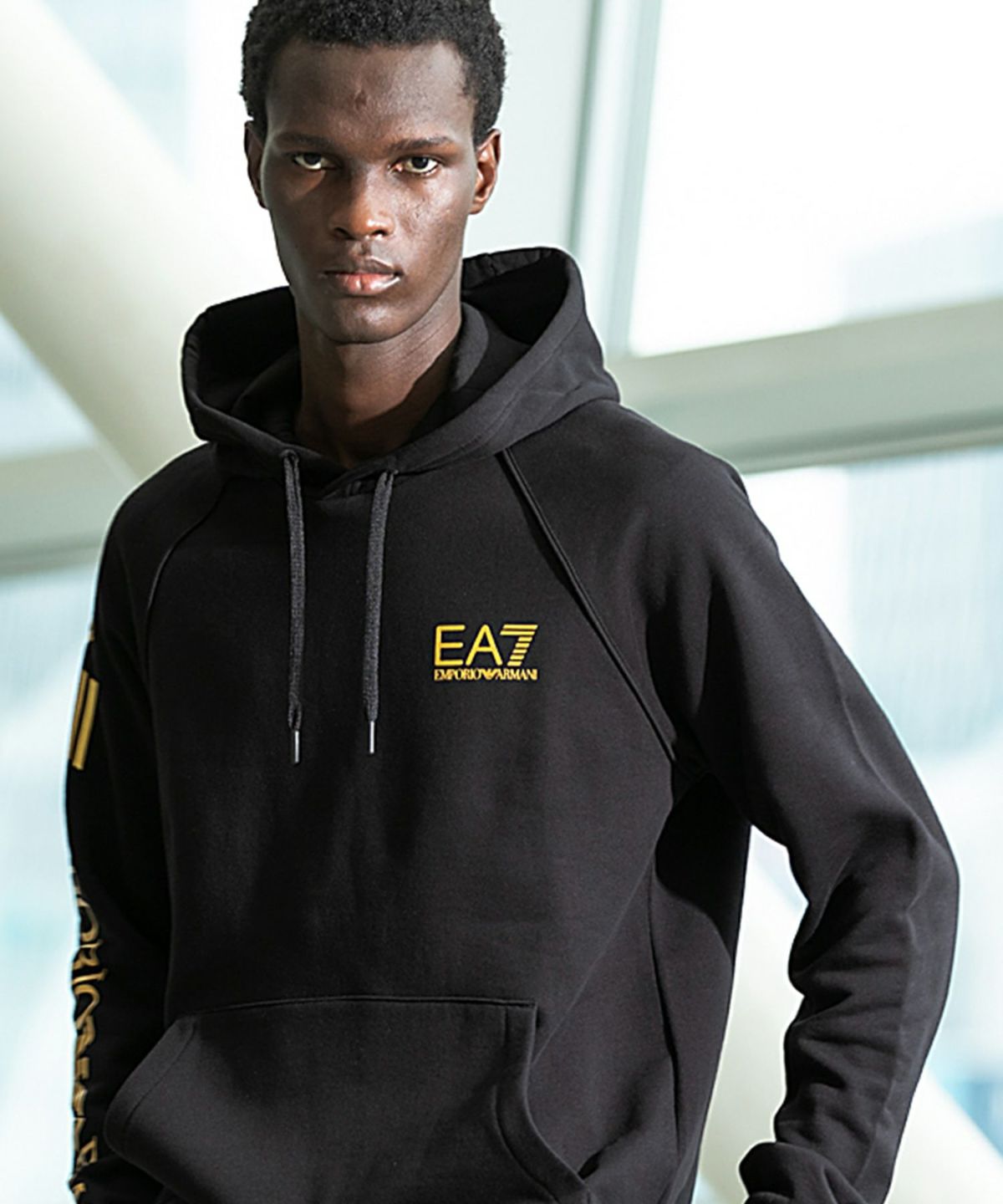 EMPORIO ARMANI EA7(イーエーセブン)スウェットパーカー