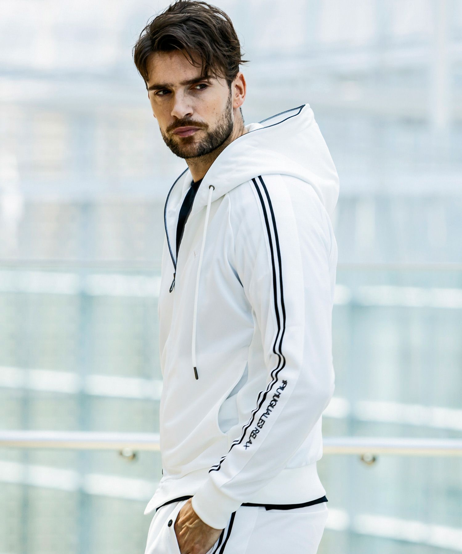 1PIU1UGUALE3 RELAX(ウノピゥウノウグァーレトレ リラックス