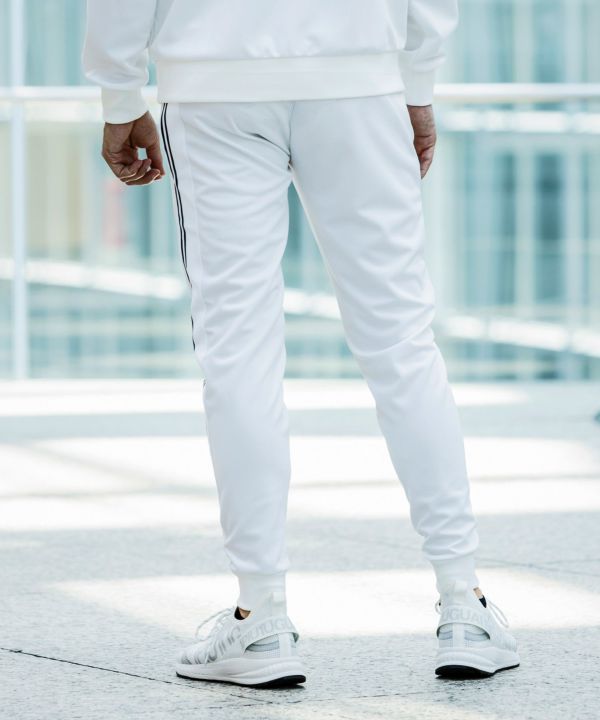 1PIU1UGUALE3 RELAX(ウノピゥウノウグァーレトレ リラックス