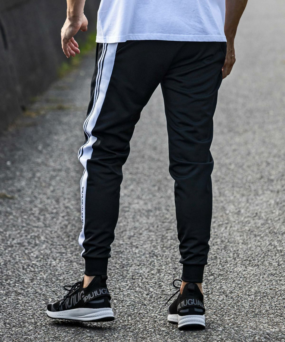 1PIU1UGUALE3 RELAX(ウノピゥウノウグァーレトレ リラックス