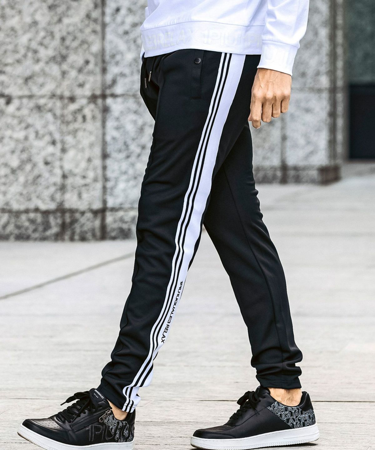 1PIU1UGUALE3 RELAX(ウノピゥウノウグァーレトレ リラックス