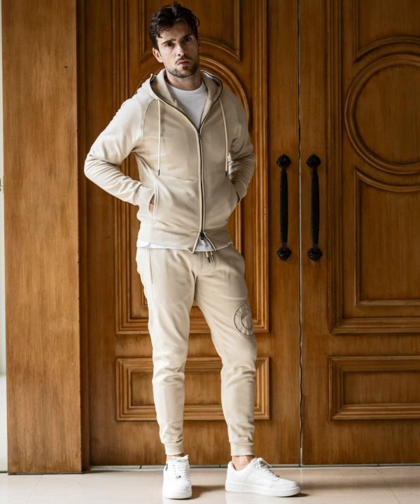 1PIU1UGUALE3 RELAX(ウノピゥウノウグァーレトレ リラックス)サークル