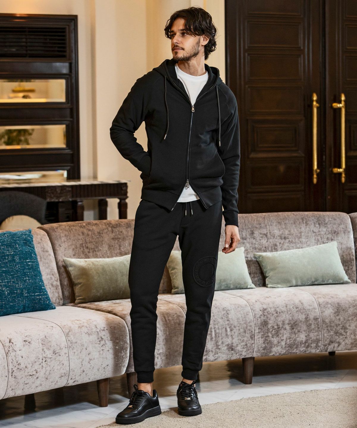 1PIU1UGUALE3 RELAX(ウノピゥウノウグァーレトレ リラックス)サークル