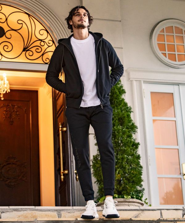 1PIU1UGUALE3 RELAX(ウノピゥウノウグァーレトレ リラックス)ライン