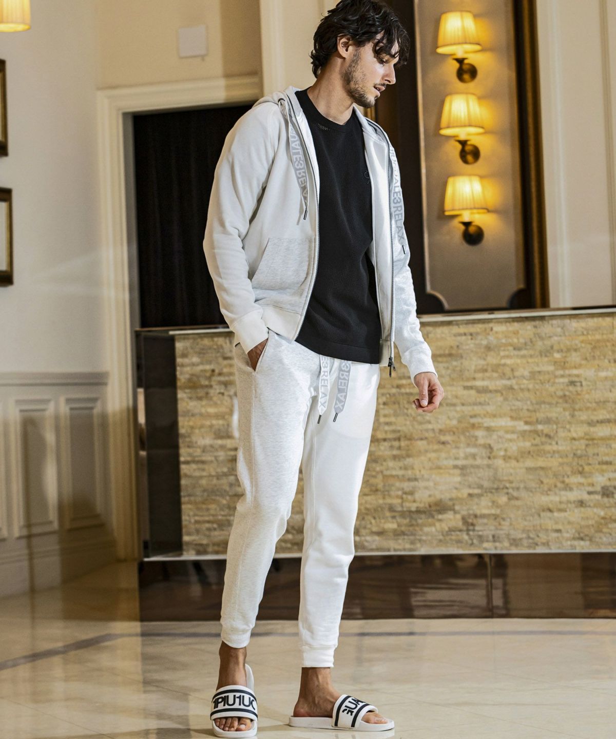 1PIU1UGUALE3 RELAX(ウノピゥウノウグァーレトレ リラックス)セイム