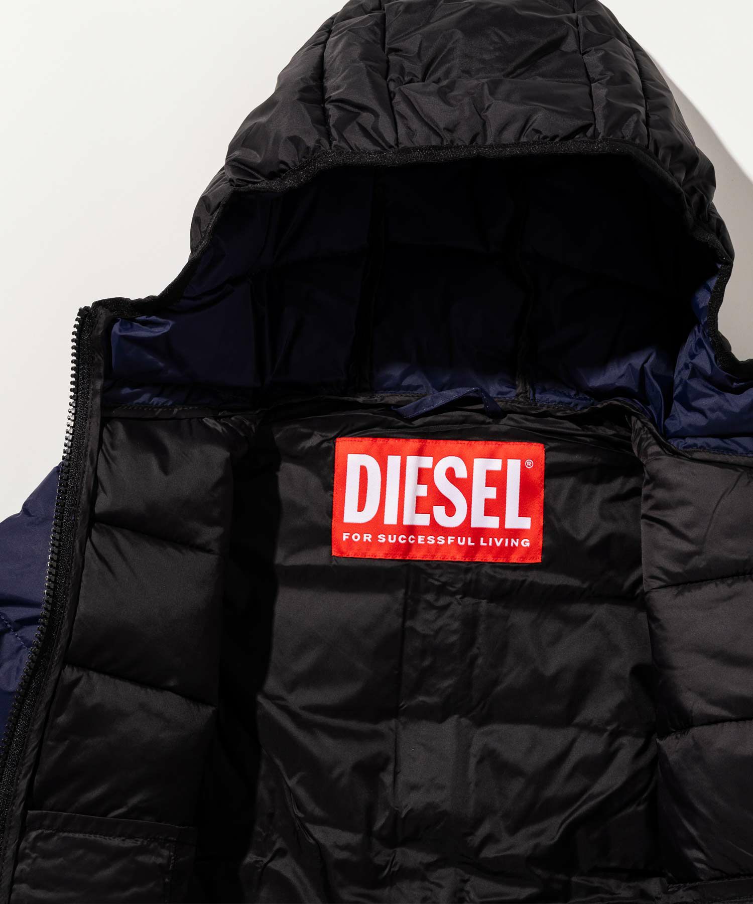 DIESEL（ディーゼル）Kids & Junior ブランドロゴダウンジャケット 