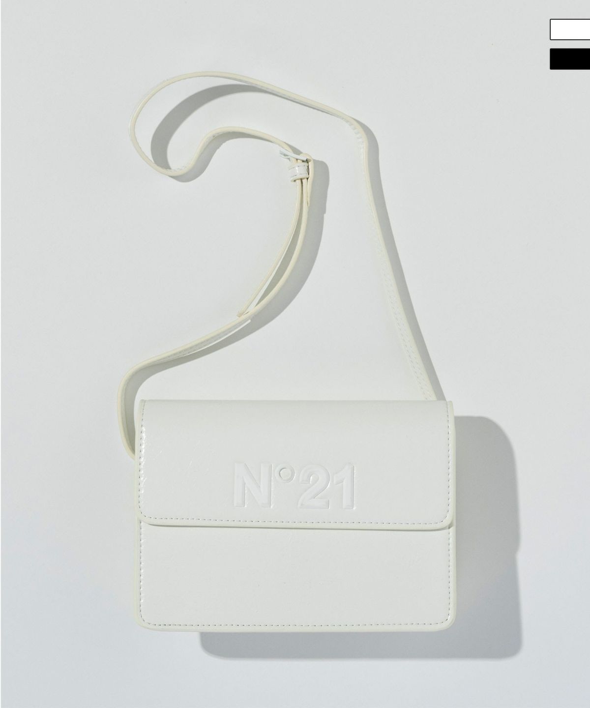 N°21(ヌメロ ヴェントゥーノ)Kids & Junior ブランドロゴ