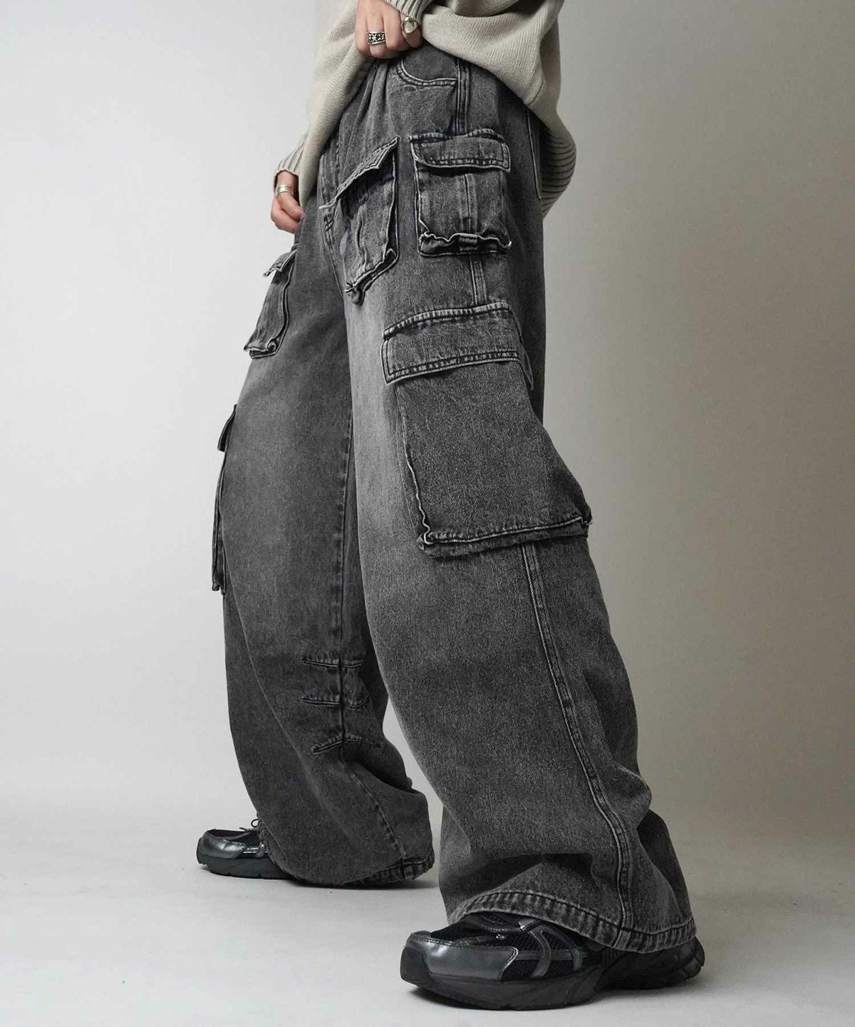 イルズ（ILLS）/ILL’S Y2Kグランジ ケミカル加工 マルチポケットデニムカーゴパンツ ILL'S（イルズ）ヴィンテージメイク レトロライク Y2Kグランジ