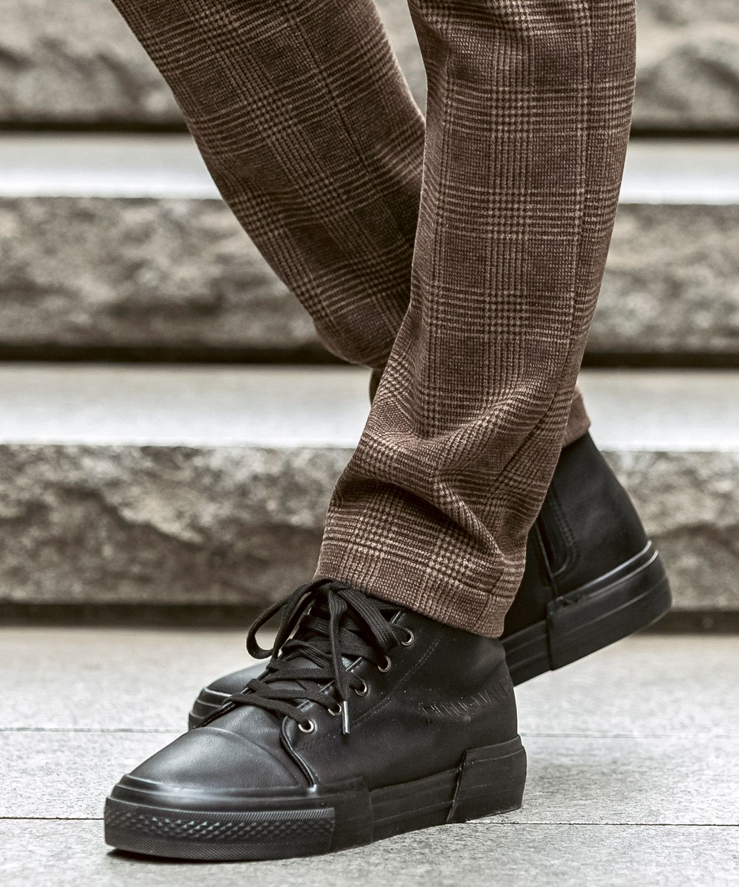 1PIU1UGUALE3 RELAX(ウノピゥウノウグァーレトレ リラックス)サイド