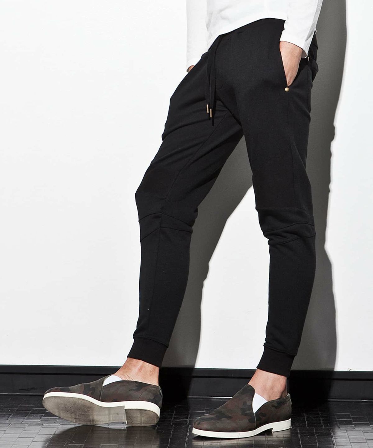 1PIU1UGUALE3 RELAX(ウノピゥウノウグァーレトレ リラックス)バイカー