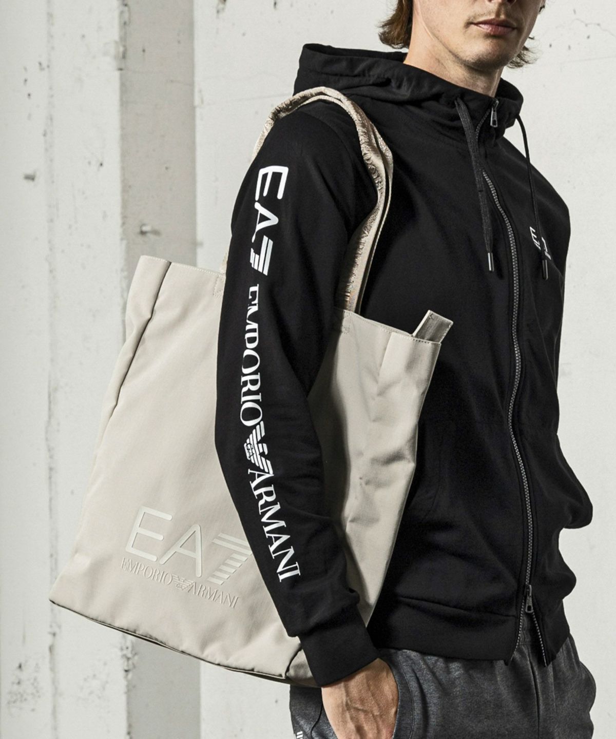 EMPORIO ARMANI EA7(イーエーセブン)ロゴトートバッグ | SHIFFON