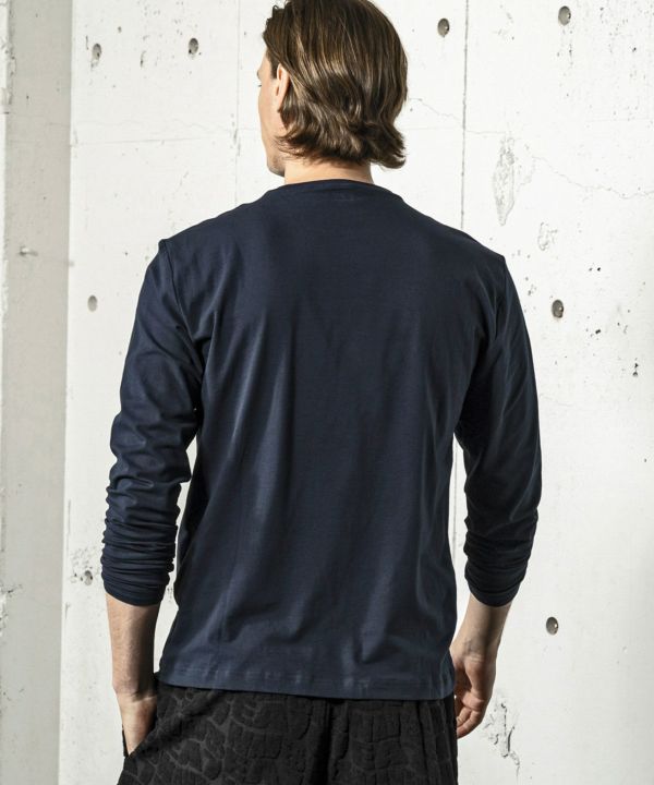 EMPORIO ARMANI EA7(イーエーセブン)エンボスロゴロングTシャツ
