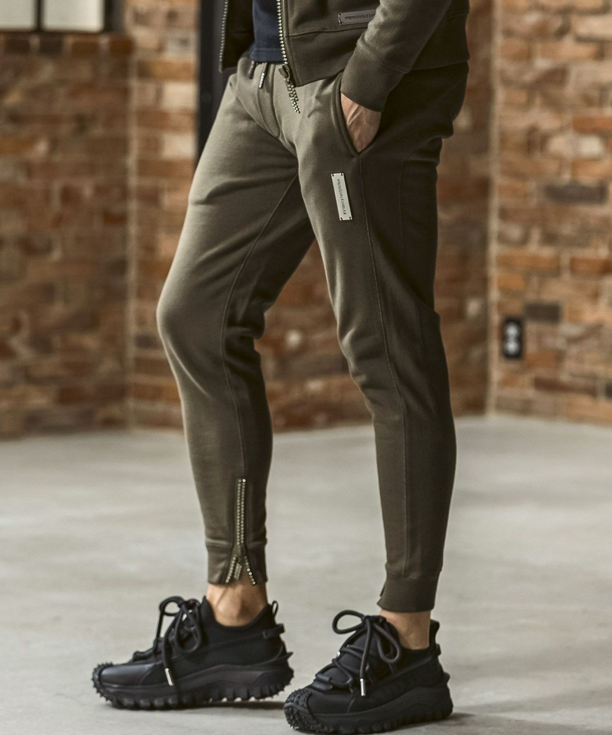 1PIU1UGUALE3 RELAX(ウノピゥウノウグァーレトレ リラックス)シルバー