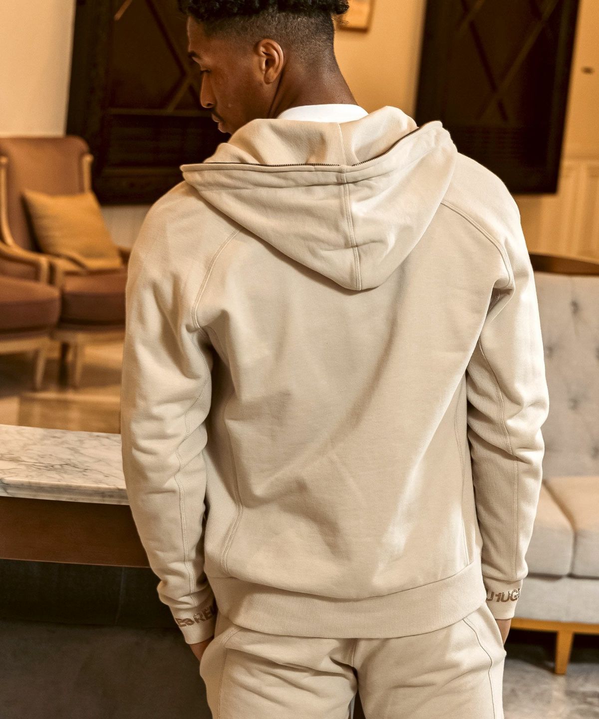 ウノピゥウノウグァーレトレ リラックス（1PIU1UGUALE3 RELAX）/1PIU1UGUALE3 RELAX ラインストーンカフスウェットジップパーカー 1PIU1UGUALE3 RELAX(ウノピゥウノウグァーレトレ リラックス)ライン