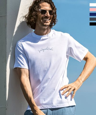 1PIU1UGUALE3 RELAX(ウノピゥウノウグァーレトレ リラックス)ラインストーンカーシヴロゴ半袖Tシャツ 8月下旬お届け