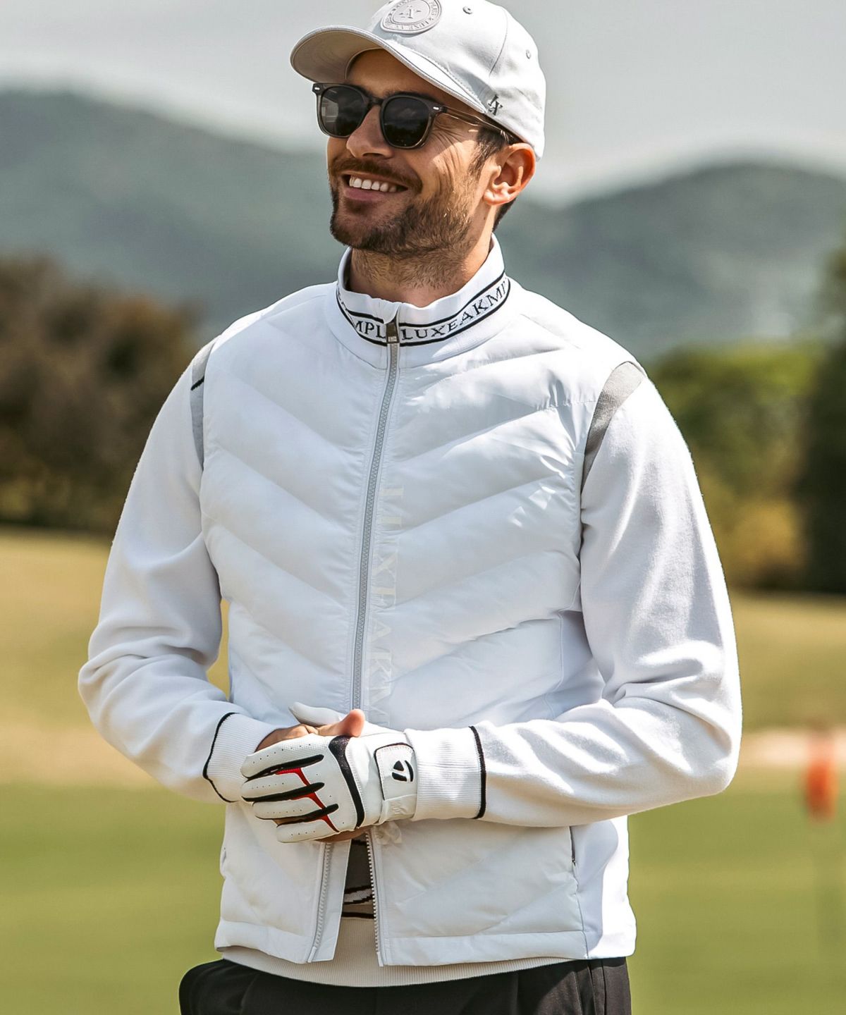 LUXEAKMPLUS(リュクスエイケイエムプラス)ゴルフ ムーブライトパデッド