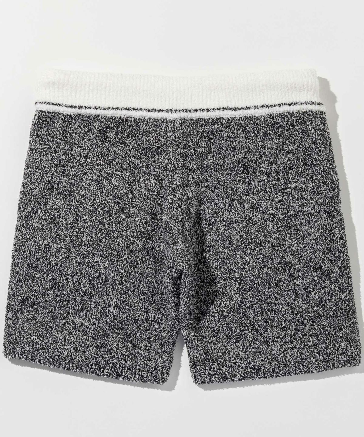 1PIU1UGUALE3 RELAX(ウノピゥウノウグァーレトレ リラックス)バイ