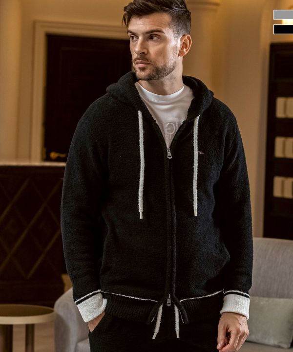 1PIU1UGUALE3 RELAX(ウノピゥウノウグァーレトレ リラックス)バイ