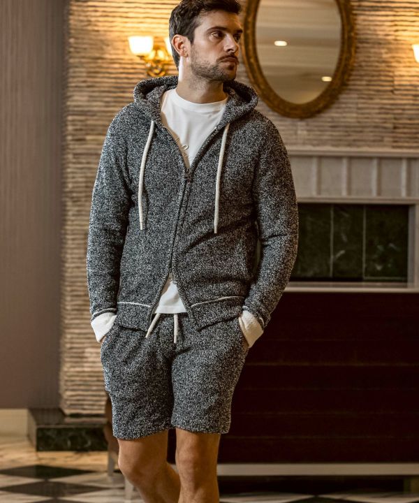 1PIU1UGUALE3 RELAX(ウノピゥウノウグァーレトレ リラックス)バイ