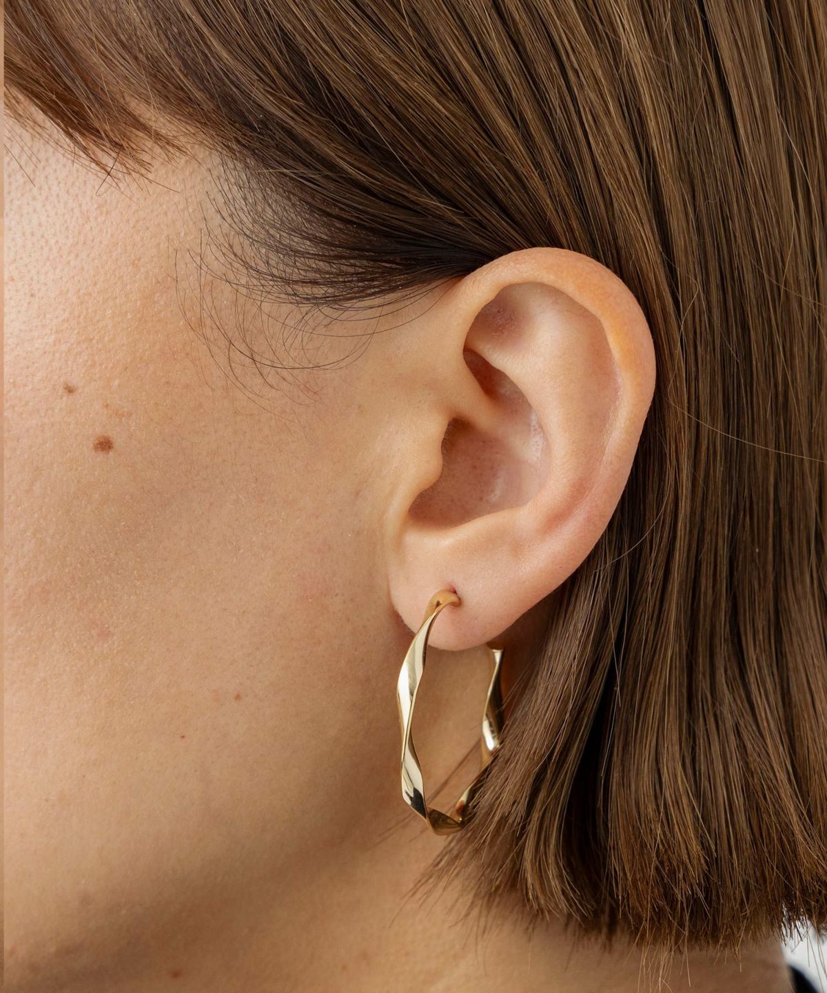 AJUGA. (アジュガ)ツイストフープピアス | SHIFFON公式通販サイト