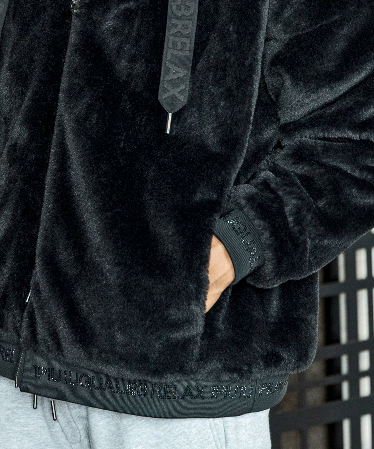 1PIU1UGUALE3 RELAX(ウノピゥウノウグァーレトレ リラックス)ライン