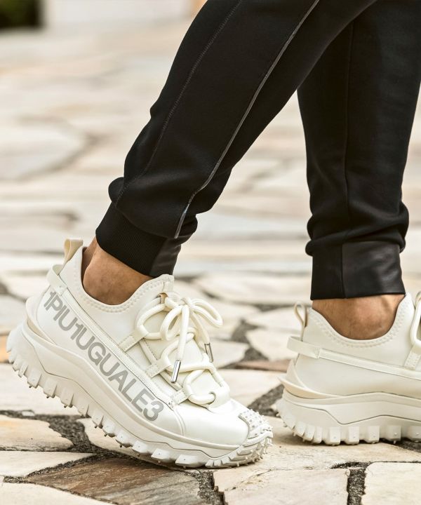 1PIU1UGUALE3 RELAX(ウノピゥウノウグァーレトレ リラックス