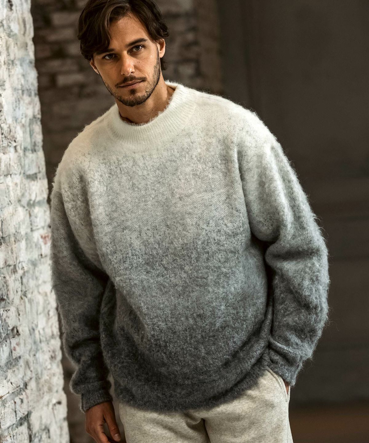 AKM Contemporary(エイケイエムコンテンポラリー)グラデーションモヘア