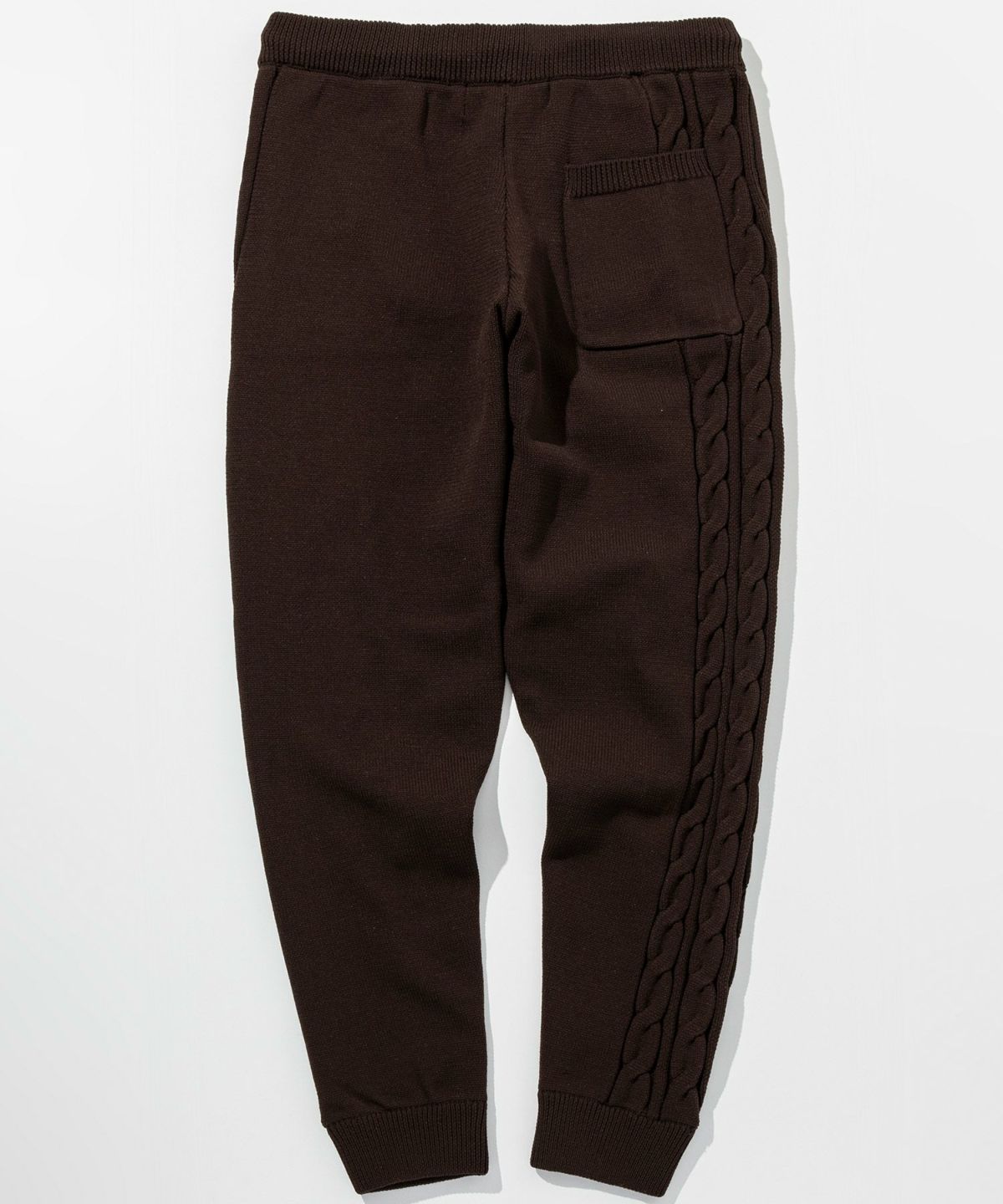 AKM Contemporary(エイケイエムコンテンポラリー)サイドケーブルニット