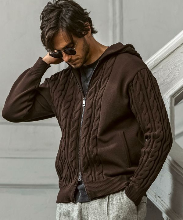 AKM Contemporary(エイケイエムコンテンポラリー)サイドケーブルニット