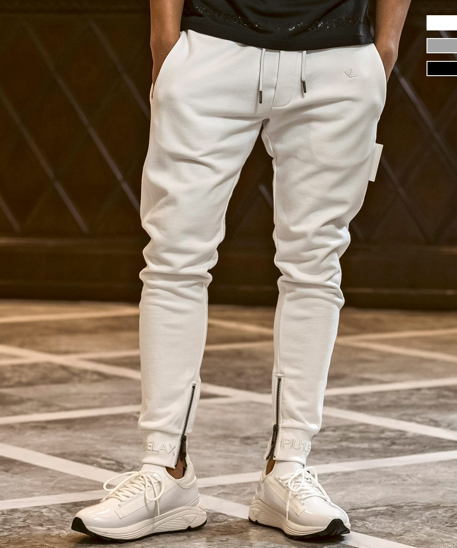 1PIU1UGUALE3 RELAX(ウノピゥウノウグァーレトレ リラックス)レザー