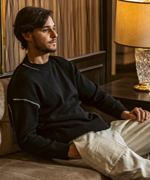 AKM Contemporary(エイケイエムコンテンポラリー)ステッチデザイン