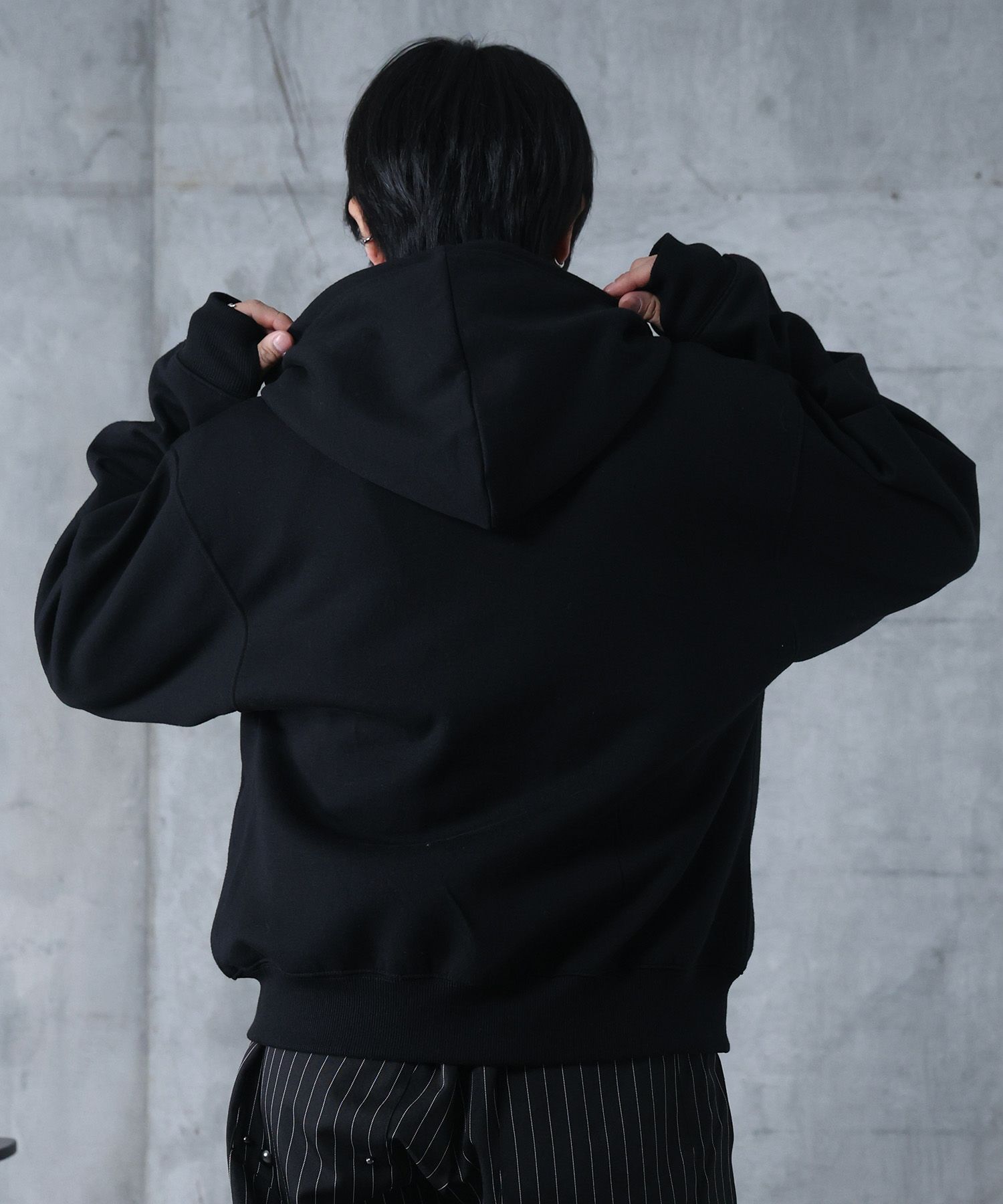 Confirm(コンファーム)サムホール フルジップフーディ メンズ