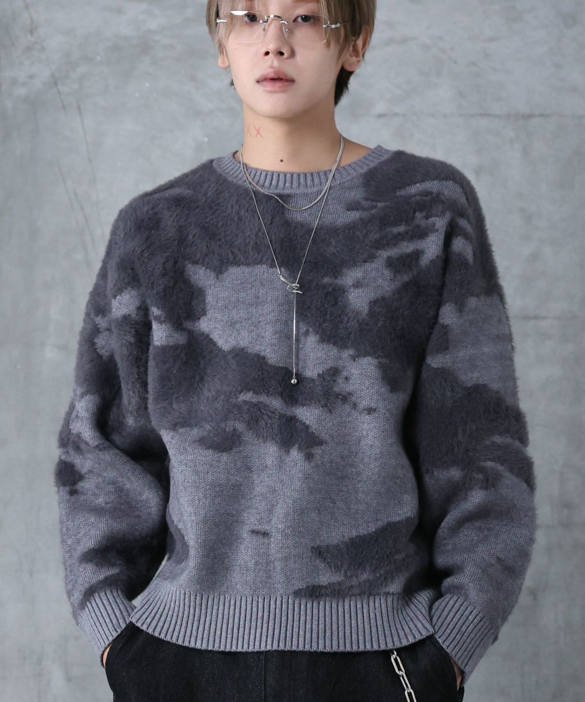 Confirm(コンファーム)アブストラクト柄 モヘアライク クルーニット