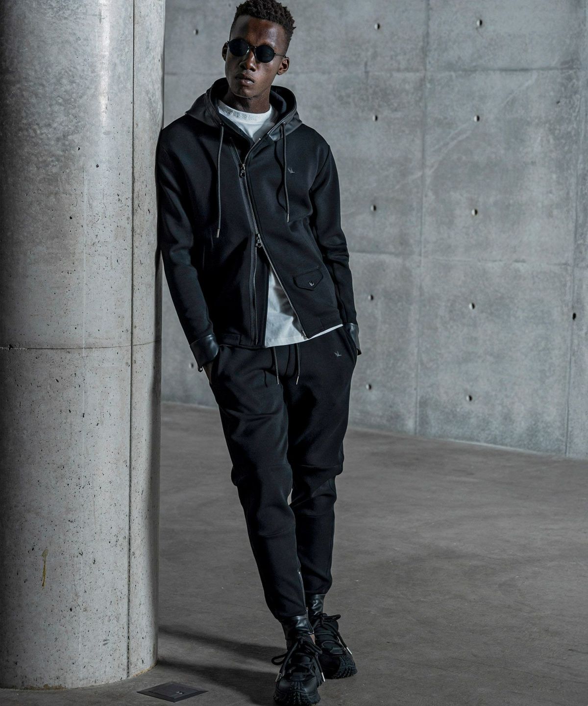 1PIU1UGUALE3 RELAX(ウノピゥウノウグァーレトレ リラックス)バイカー