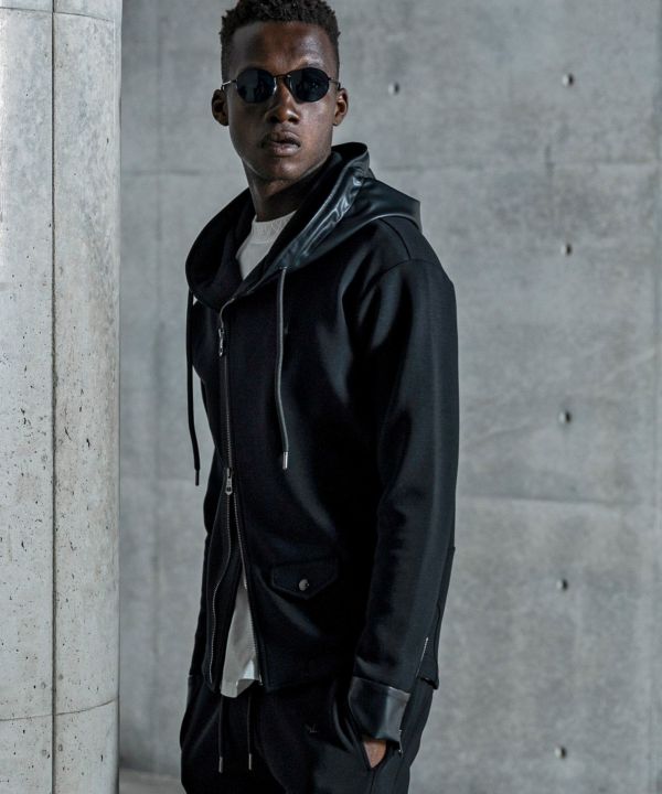 1PIU1UGUALE3 RELAX(ウノピゥウノウグァーレトレ リラックス)バイカー