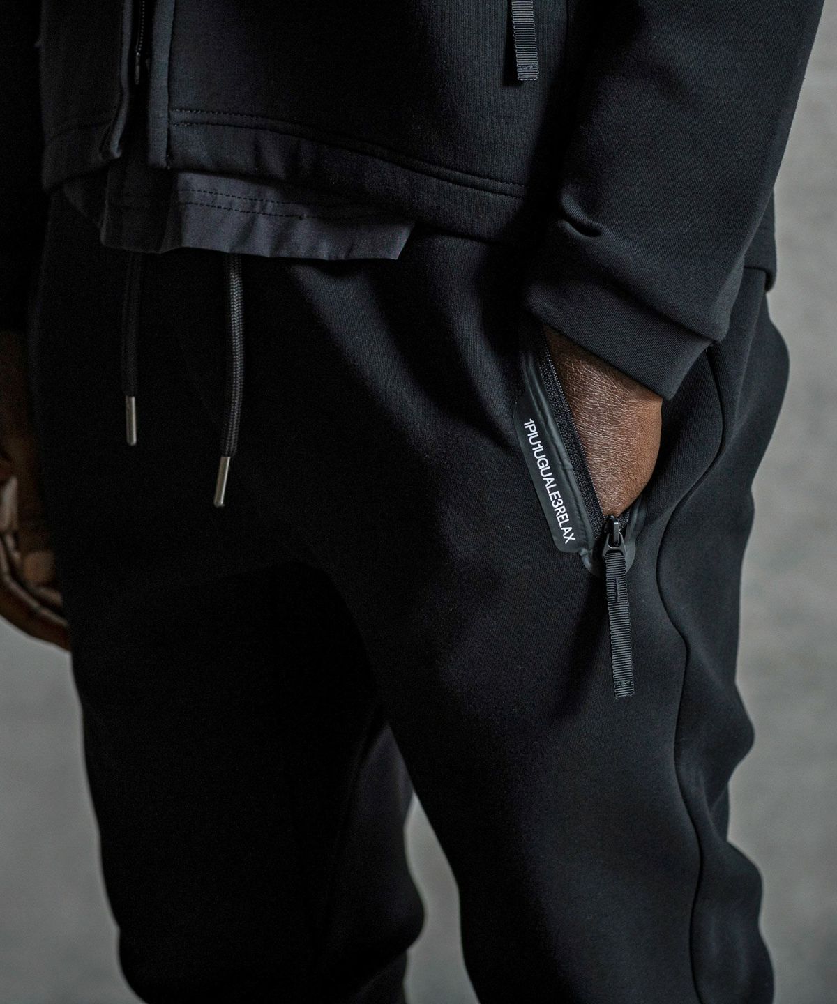 1PIU1UGUALE3 RELAX(ウノピゥウノウグァーレトレ リラックス